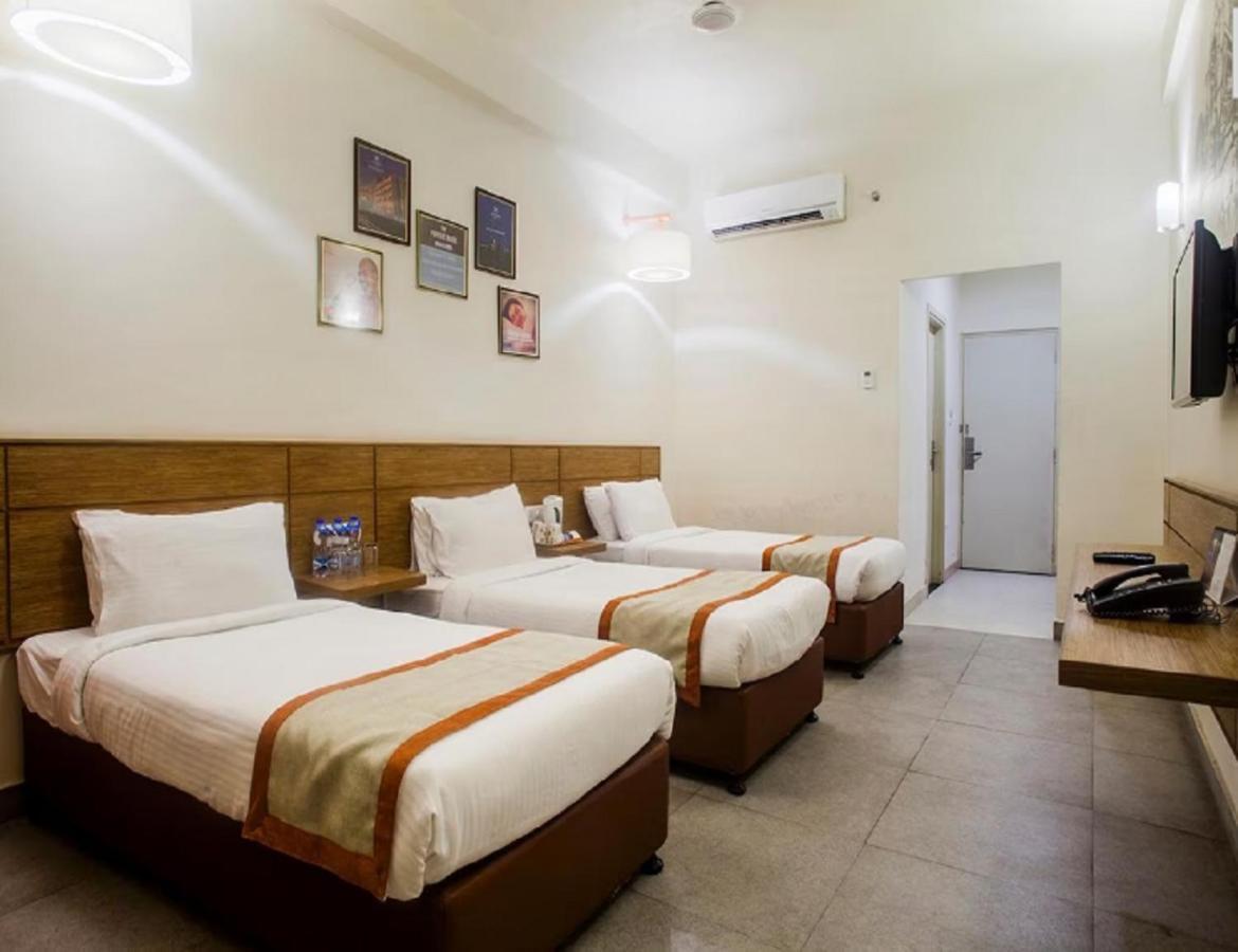 Hotel Polo Max Allahabad Prayagraj Esterno foto
