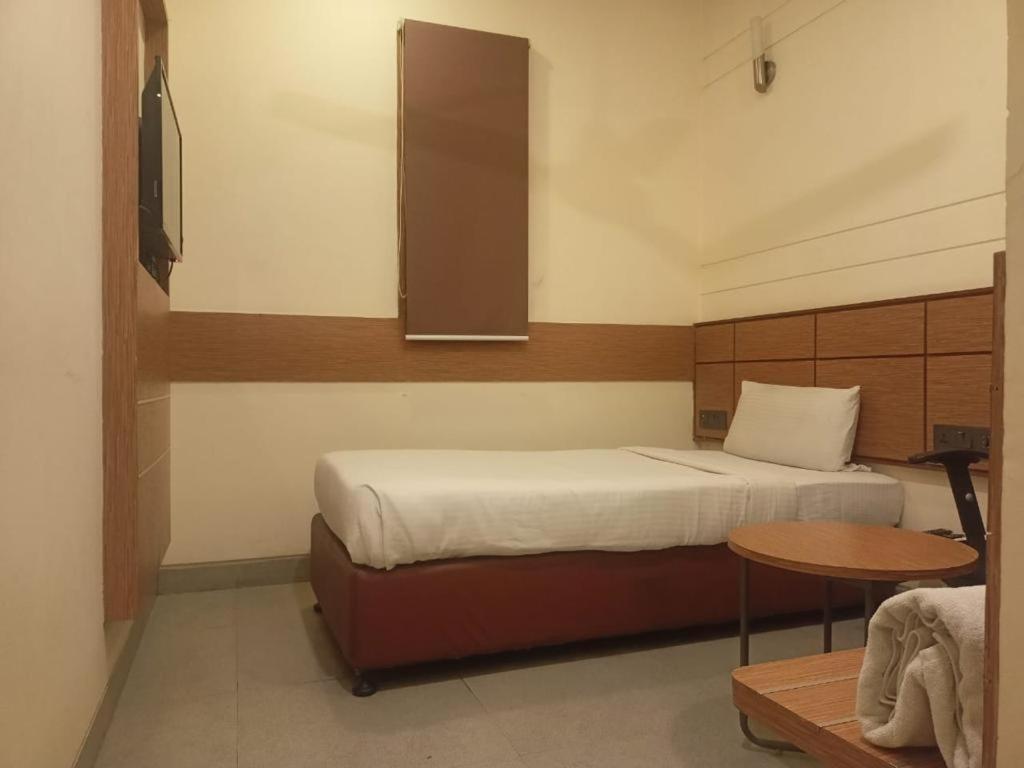 Hotel Polo Max Allahabad Prayagraj Esterno foto